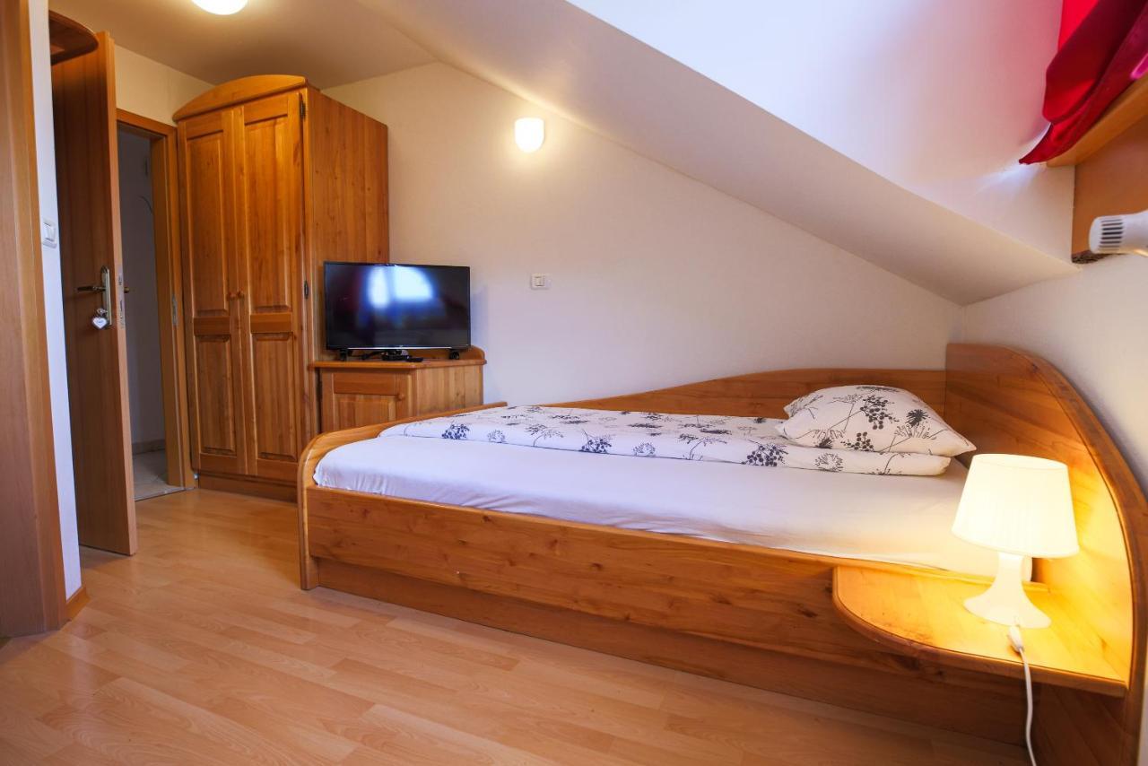 Bivanje na kmetiji Domacija Malnarjevi Villa Slavina