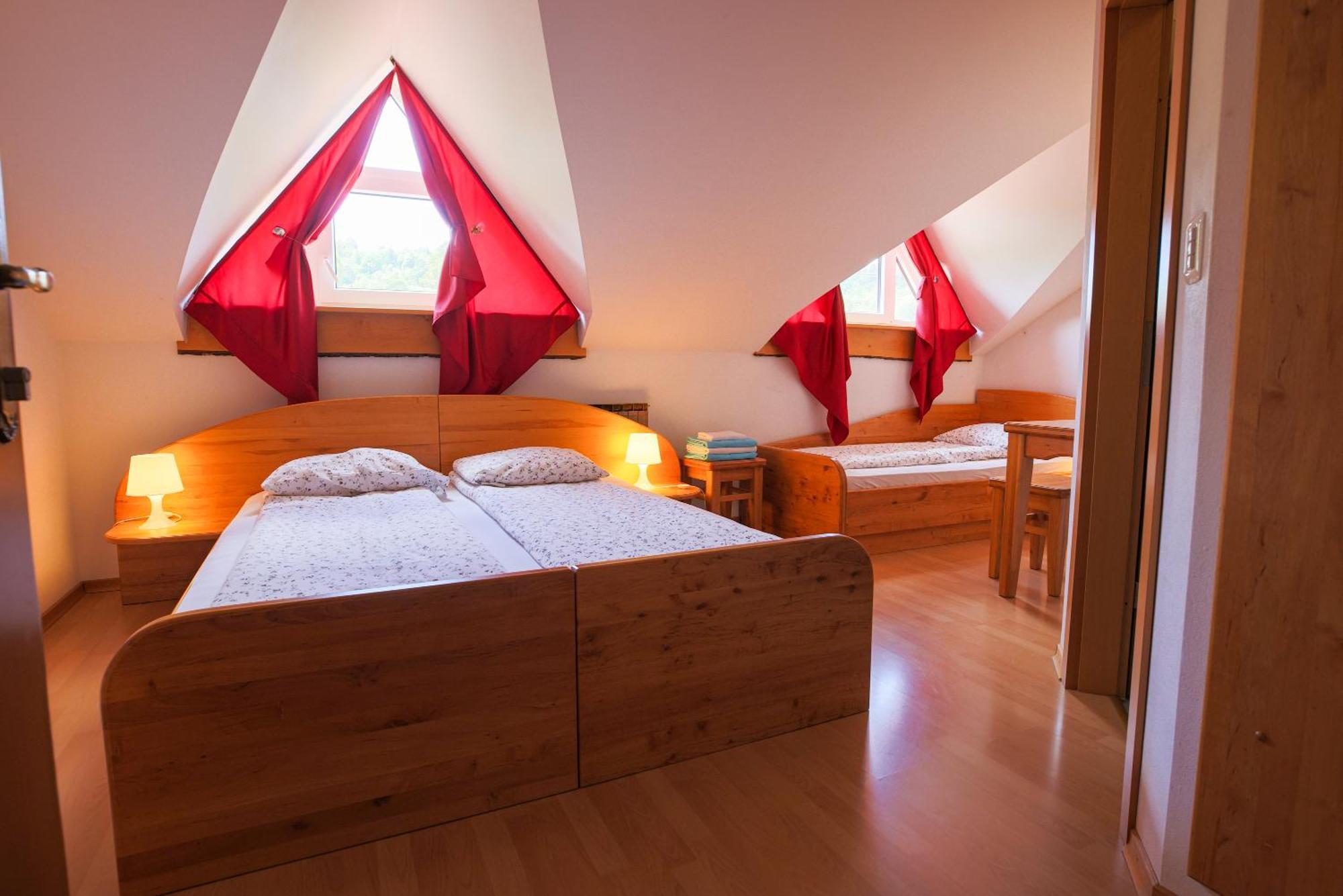 Domacija Malnarjevi Villa Slavina